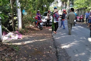 Từ ô tô bước vào quán cà phê, vị khách gục xuống tử vong