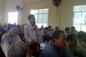 Đa số cử tri xã Thới Tân, huyện Thới Lai bức xúc những vấn đề đang nóng trong xã hội hiện nay như nông nghiệp, giao thông, tệ nạn xã hội, ma túy - ảnh CẨM GIANG