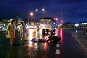 Hiện trường vụ TNGT trên QL1A - ảnh Hà Huy