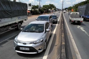 Hiện trường vụ TNGT trên đường dẫn cao tốc TP.HCM – Trung Lương, ảnh HÀ HUY