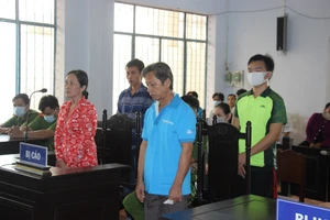 Tuyên án 4 bị cáo vụ tạt xăng vào đoàn cưỡng chế ở Cà Mau