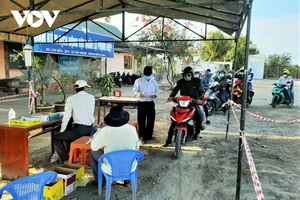 Cà Mau nới lỏng quy định, người dân thuận tiện ra vào tỉnh