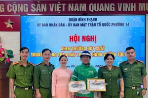 Tài xế xe công nghệ chở thẳng gói hàng chứa ma túy vào trụ sở công an