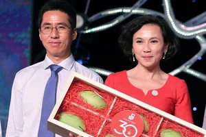 Việt kiều mách nước đưa hàng Việt sang Mỹ