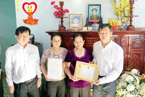 'Con mất rồi vẫn làm được việc tốt'