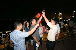 Du lịch như 'ngồi trên lửa' mùa cao điểm tết