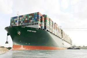 Siêu tàu kẹt trên kênh Suez và thiệt hại của DN Việt Nam