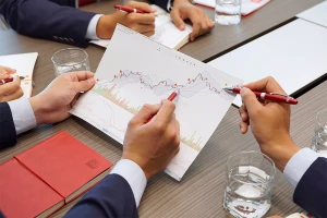 Nhà đầu tư bức xúc vì bị sàn chứng khoán 'bịt mắt'