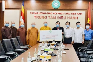 Giáo hội Phật giáo Việt Nam trao tặng Nepal 2.000 bộ kit thử COVID-19