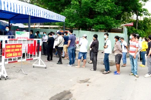 Bất cập về giá trị 'giấy thông hành' âm tính với COVID-19