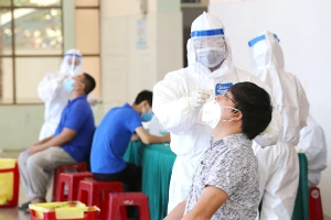 BS Trương Hữu Khanh: Cần thay đổi chiến lược xét nghiệm