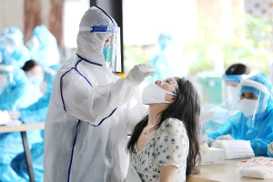 Ưu tiên tối đa về vaccine, thiết bị cho TP.HCM