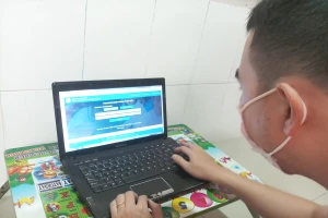 Dịch COVID-19, các quận, huyện đẩy mạnh tuyển sinh trực tuyến