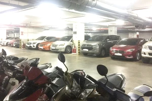 'Cuộc chiến' chỗ đậu ô tô chung cư: Chưa có lời giải