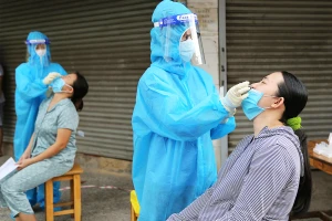 Các bên nói gì về giá kit xét nghiệm COVID-19?