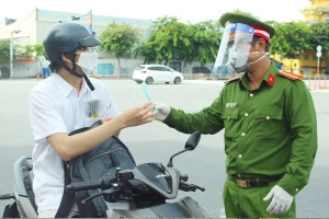 Ra đường khi không đảm bảo điều kiện phòng dịch, bị phạt thế nào?