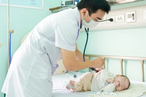 Virus hợp bào tấn công trẻ em