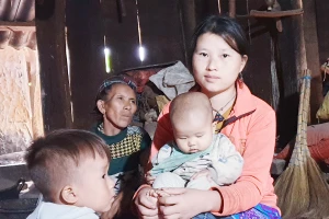 Người mẹ 19 tuổi liệt nửa người sau 2 lần sinh nở