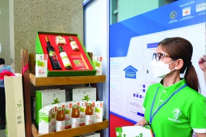 Giỏ quà ​độc đáo ra chợ tết 2022