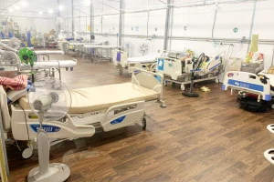 Dịch COVID-19 ở TP.HCM hạ nhiệt, y bác sĩ bớt tất bật