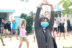 Bất ngờ khi được điều trị COVID-19 Đông Tây y kết hợp