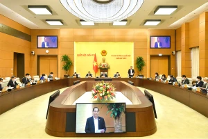 Cần giám sát chặt các công trình, dự án làm nghèo đất nước