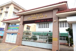 Trường An Phú Tây 2 yêu cầu phụ huynh không cho con tiêm vaccine phải ký vào bản cam kết. Ảnh: THỤC ĐOAN