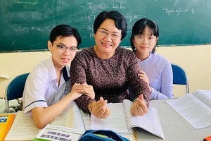 Cô Kiều Nguyệt Hồng Liên luôn được học trò quý mến. Ảnh: NVCC