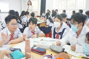 Giờ học lịch sử và địa lý của học sinh Trường THPT chuyên Trần Đại Nghĩa. Ảnh: NGUYỄN QUYÊN