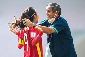 HLV Mai Đức Chung nhận tin vui khi Huỳnh Như sẽ bay từ Bồ Đào Nha qua Nepal cùng với đồng đội dự vòng loại Olympic Paris 2024. Ảnh: CTV