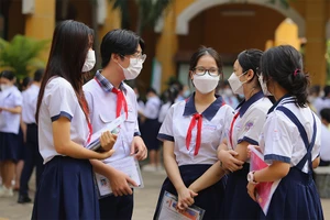 Nhiều ý kiến cho rằng cần đánh giá kỹ sự cần thiết của việc cấp CCCD cho trẻ dưới 14 tuổi, bởi các giao dịch ở độ tuổi này đều thông qua người giám hộ. Ảnh: HOÀNG GIANG