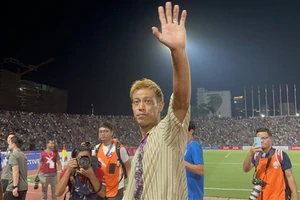 Campuchia bị loại, HLV Honda vẫn được tri ân sau trận đấu