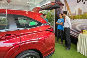 Dự kiến từ ngày 1-7 đến hết năm, ô tô sản xuất, lắp ráp trong nước sẽ được giảm 50% lệ phí trước bạ. Ảnh: QUANG HUY