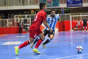 Đội tuyển futsal Việt Nam trong trận thua Argentina 1-4. Ảnh: VFF