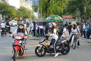 Người 16 tuổi được đăng ký xe nhưng phải được sự đồng ý của cha, mẹ hoặc người giám hộ. Ảnh: VH