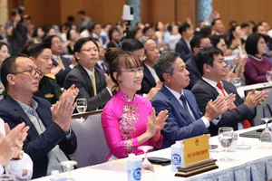 Đại diện các doanh nghiệp tham dự buổi gặp mặt của Thường trực Chính phủ với doanh nhân nhân ngày Doanh nhân Việt Nam vào chiều 11-10. Ảnh: VGP