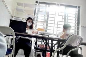 Bên trong phòng làm hồ sơ tại Công ty Sunrise HR. Ảnh: NGUYỄN YÊN