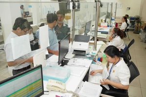 Việc điều chỉnh thu nhập cần gắn với hiệu quả công việc và năng suất lao động. Ảnh: THUẬN VĂN