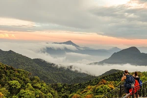 Hiên ngang Bạch Mã sau cơn mưa kỷ lục thế giới 