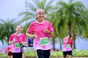 Những đôi chân không tuổi trên đỉnh cao