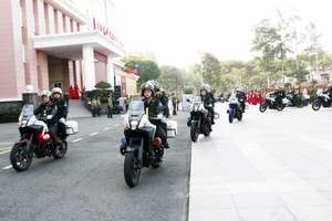 Sáng 12-12-2025, Công an TP.HCM tổ chức lễ ra quân thực hiện cao điểm phòng ngừa, phát hiện, ngăn chặn và trấn áp tội phạm, bảo đảm an ninh trật tự dịp Tết Nguyên đán Bính Ngọ 2026. Ảnh: L.ÁNH