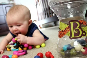 'Quên' đầu bút bi ba tháng trong đường thở 