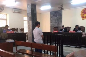 Đang xử vụ kêu oan vì bị tòa kết án dâm ô ở An Giang 