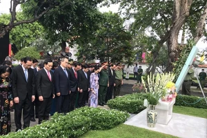 Lãnh đạo TP.HCM tưởng niệm ngày sinh Chủ tịch nước Lê Đức Anh