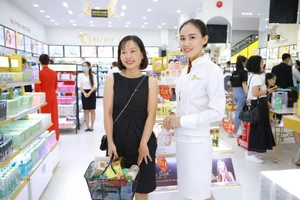 Cuối năm mỹ phẩm chính hãng AB Beauty World giảm còn nửa giá