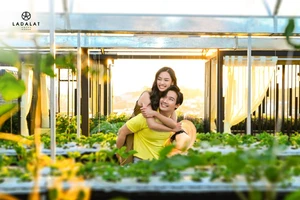 Bên nhau một chuyến đi xa, trân quý hơn vạn món quà