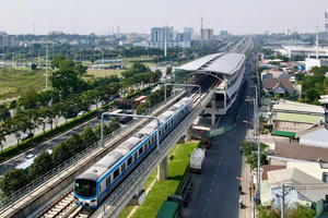 Xây dựng cầu bộ hành, bãi giữ xe kết nối tuyến metro số 1