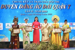 TP.HCM: Gần 400 người dự thi áo dài