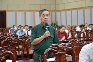 Cử tri huyện Bình Chánh kiến nghị gỡ vướng thủ tục hành chính về đất đai