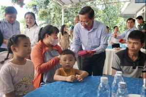 Chủ tịch TP.HCM Phan Văn Mãi chúc Tết công nhân Khu Công nghiệp Hiệp Phước